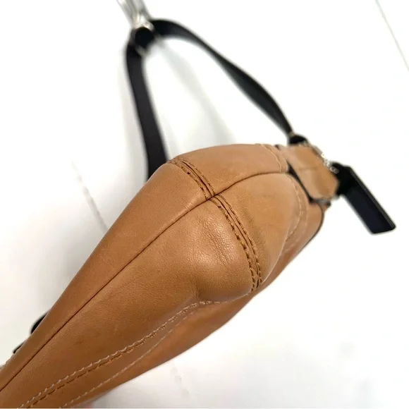 Vintage Coach Soho Buckle Flap Tan Leather Small Shoulder Hobo Bag 12300 Y2K - Picture 8 of 12